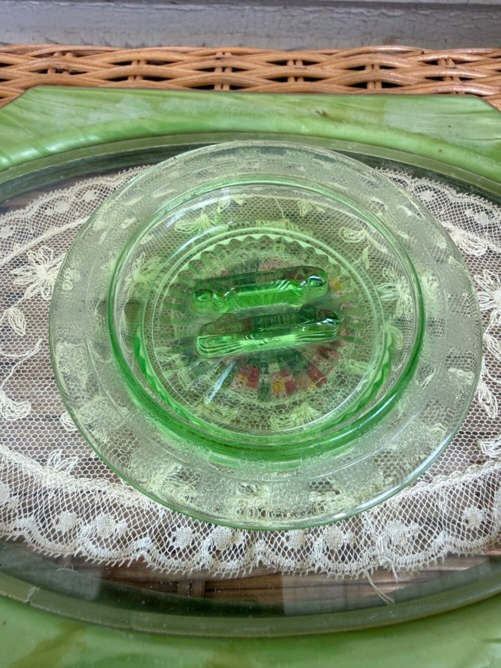 Vintage 30's Hazel Atlas Green Uranium Glass Ashtray With Matchbook Holder 4" - Picture 2 of 9